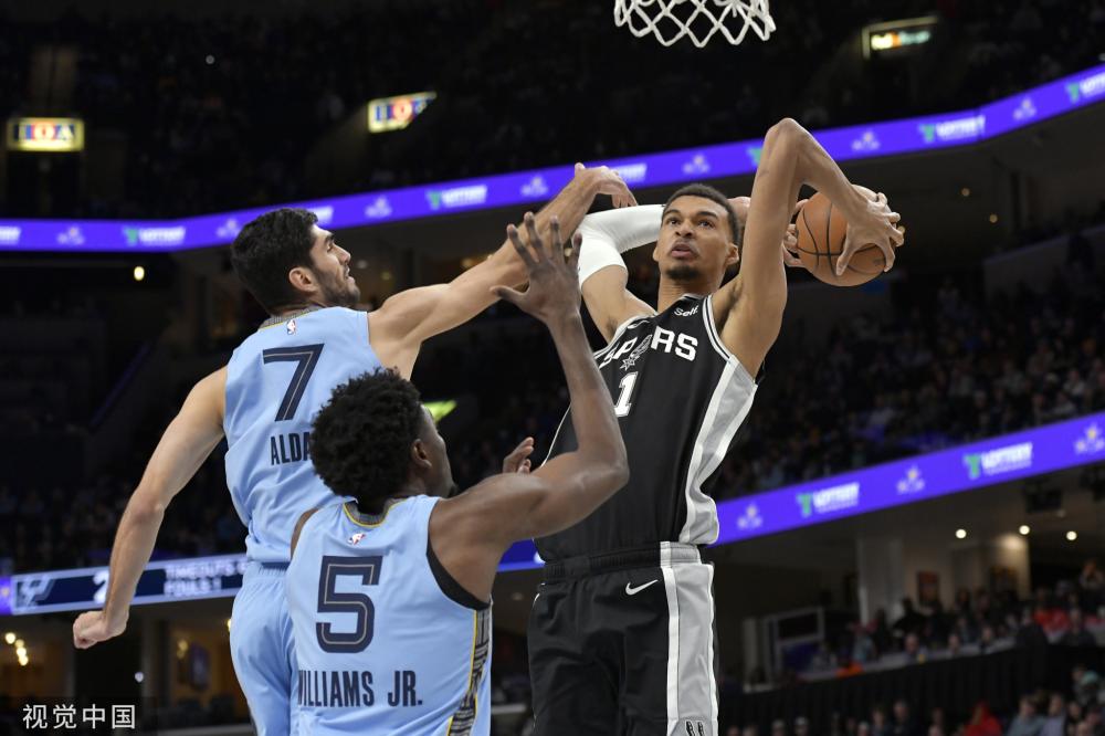 强队中崭露 强队中崭露